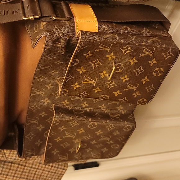 Authentic Louis Vuitton Broadway - Picture 8 of 16